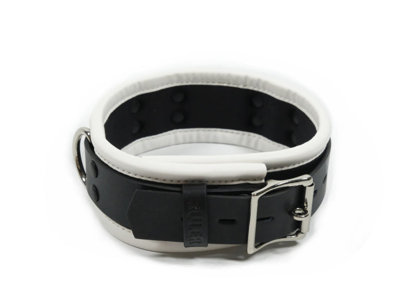 Collier large en cuir